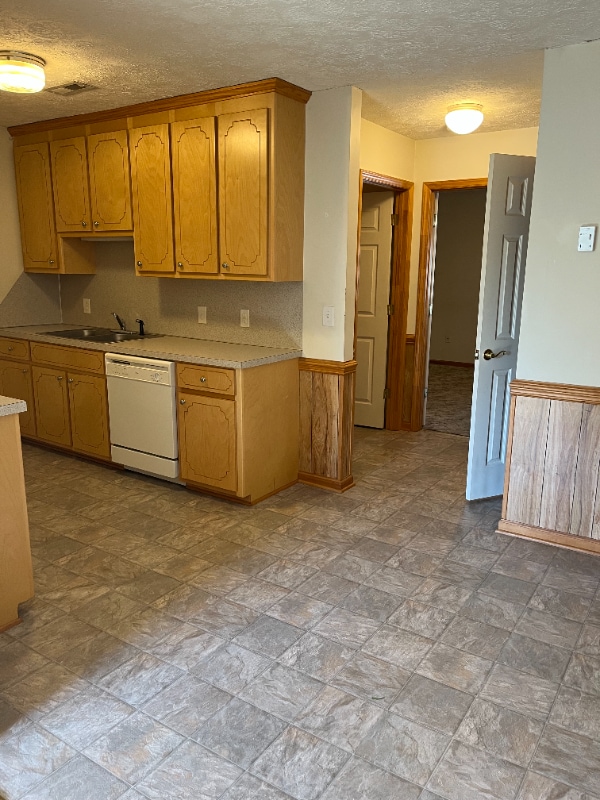 Building Photo - 225 Ripley Dr