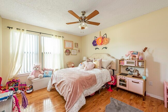 Foto del edificio - 4040 Crockers Lake Blvd