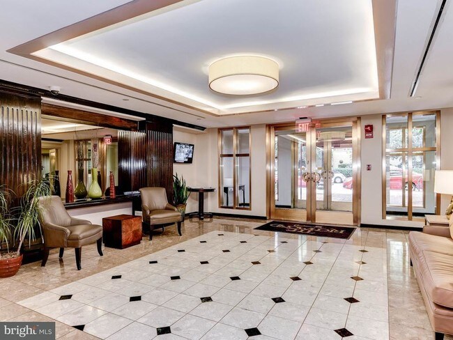 Luxurious Lobby - 1401 17th St NW