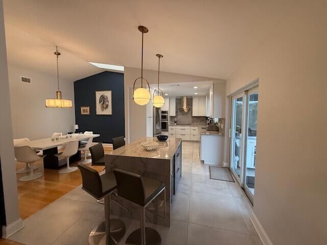 Foto del edificio - 847 Foresteria Ave