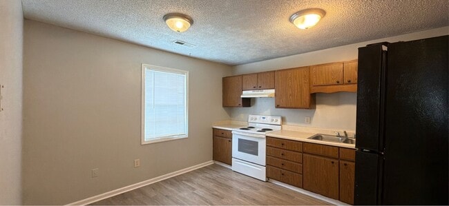 Foto del edificio - 4303 Chalet Cir NW