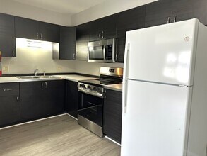 Building Photo - 9709 W Lorraine Dr