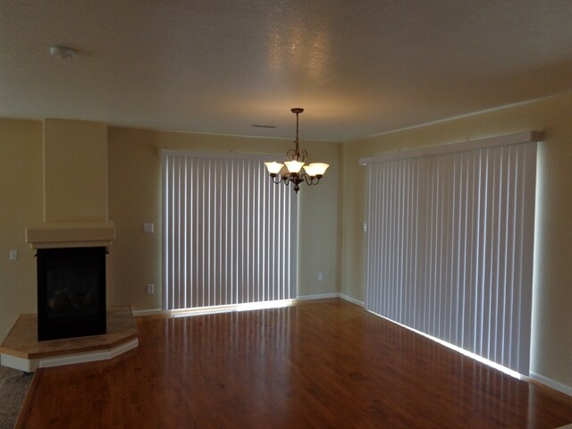 Building Photo - 4960 N Flanders Way