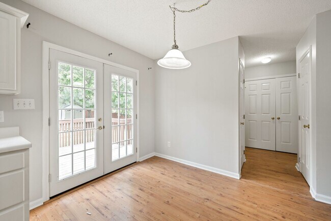 Building Photo - 4417 Mardela Spring Dr