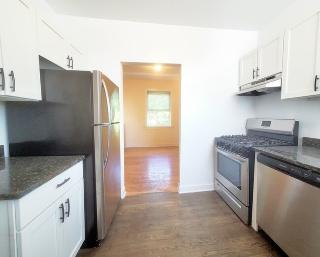 Building Photo - 2242 N Monticello Ave