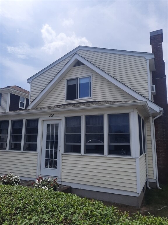 Primary Photo - 254 Gurnet Rd