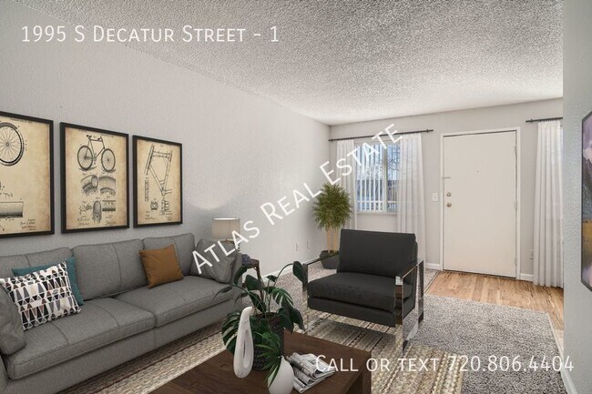 Building Photo - Spacious and Bright - 1 bed/1 bath - Walki...