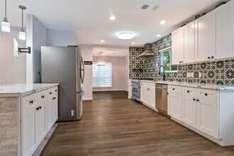 Building Photo - 12018 Beinhorn Dr