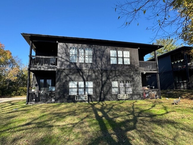 Building Photo - 6918 Northside Dr