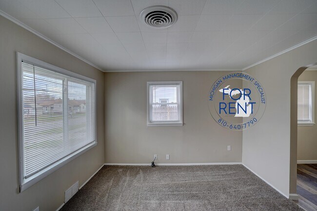 Building Photo - 1389 Kenneth St