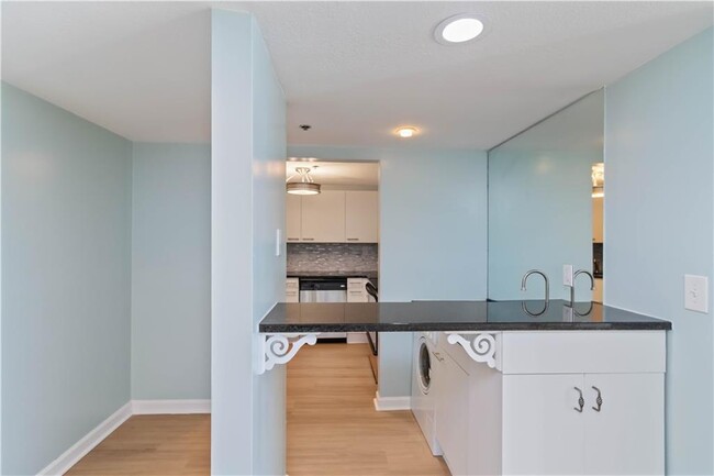 Building Photo - 2870 Pharr Ct S Northwest