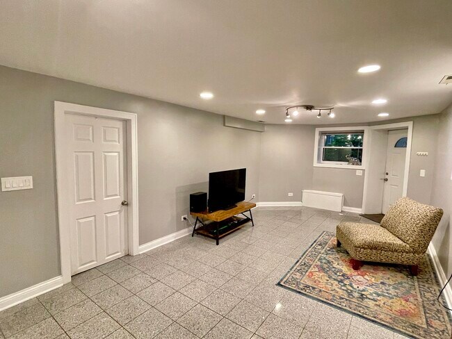 Foto del edificio - 2217 W Giddings St