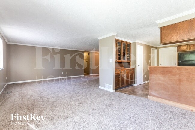 Building Photo - 3735 Valley Lake Dr