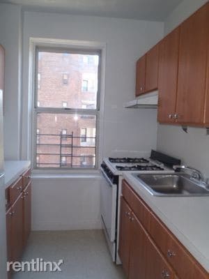 Foto del edificio - 10905 72nd Ave