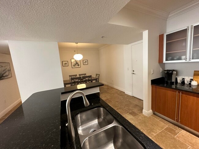 Building Photo - 1551 N Flagler Dr
