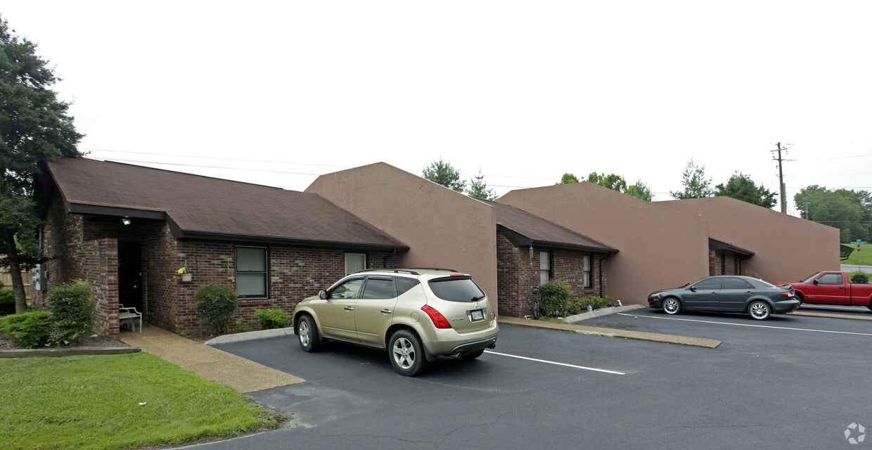 Foto del edificio - 240 Hardin Ln