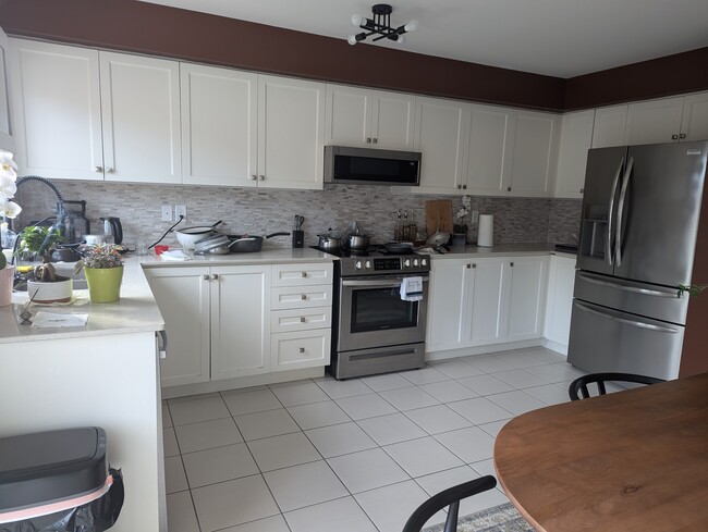 Building Photo - 57 Padbury Trl