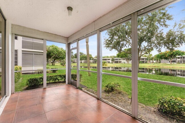 Foto del edificio - 4240 Oaks Terrace