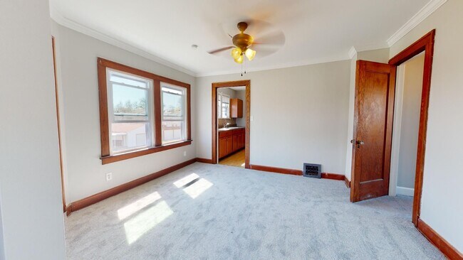 Foto del edificio - 6711 Dartworth Dr