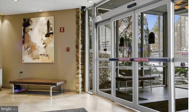 Foto del edificio - 1 E University Pkwy