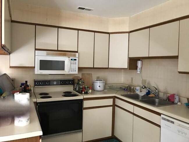 Foto del edificio - 2BR Finley Forest Condo – Minutes to Chapel Hill & UNC