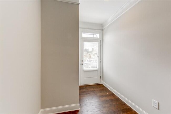 Building Photo - 1655 Morningtide Ct NE