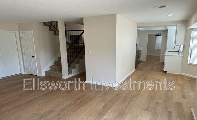Foto del edificio - 10986 Elderwood Rd
