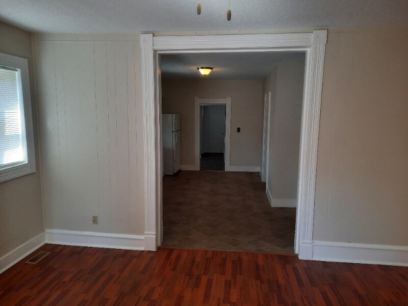 Building Photo - 522 W Cherry St