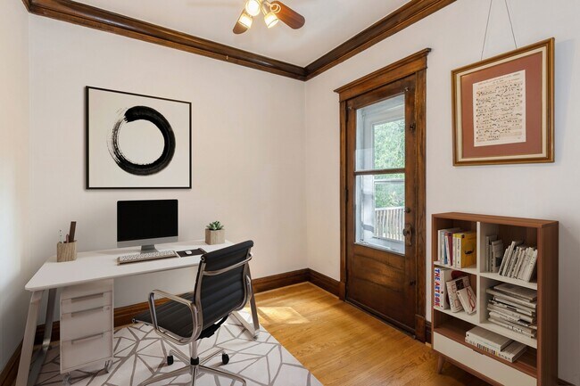 Building Photo - 6538 N Bosworth Ave
