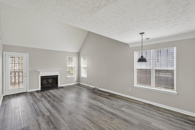 Large living room - 1029 Plantation Way NW