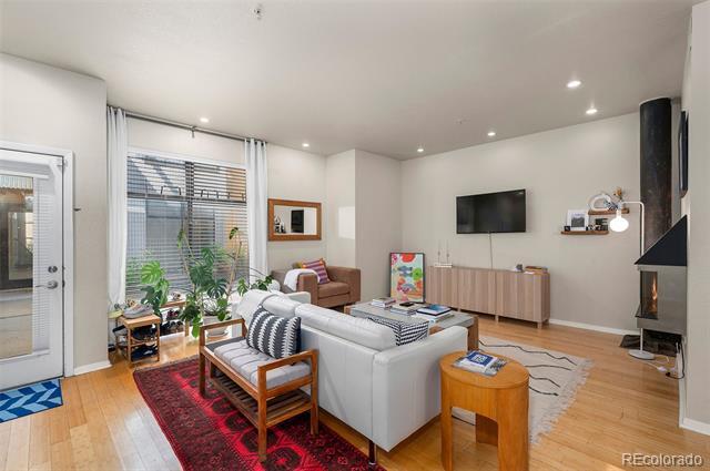 Foto del edificio - 3225 Blake St