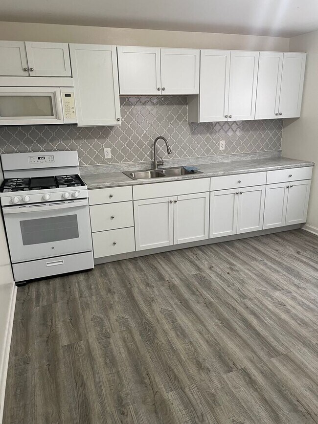 Foto del edificio - Renovated Home in Miller Area