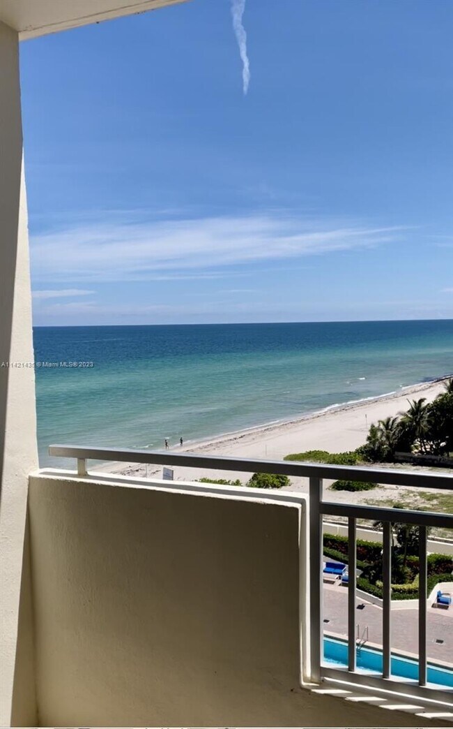 Foto del edificio - 3180 S Ocean Dr