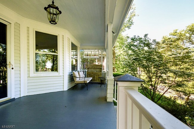 Foto del edificio - 62 Mountain Ave