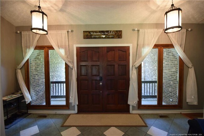 Foto del edificio - 187 Lakewind Ct