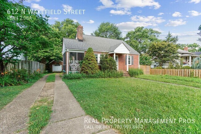 Photo - 612 N Wakefield St House