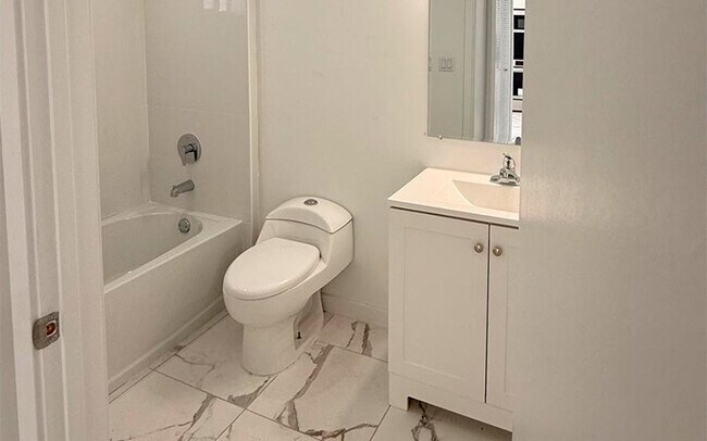 Foto del edificio - 811 E 52nd St