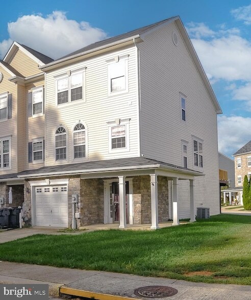 Building Photo - 45571 Catalina Ln