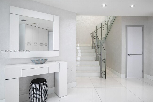 Foto del edificio - 1830 S Ocean Dr