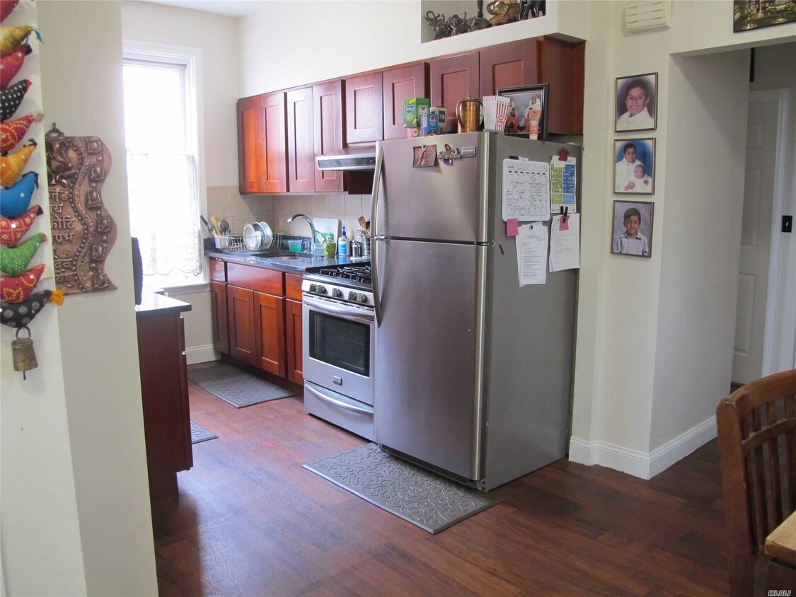Primary Photo - 32-57-57 86th St