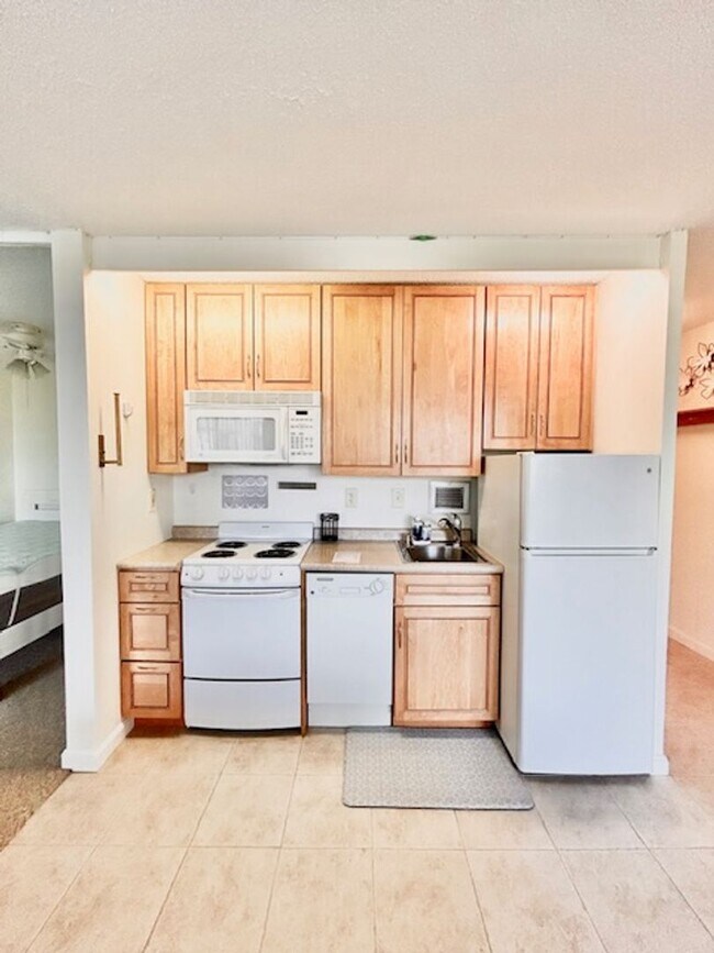 Foto del edificio - Convenient, beautiful, fully furnished and...