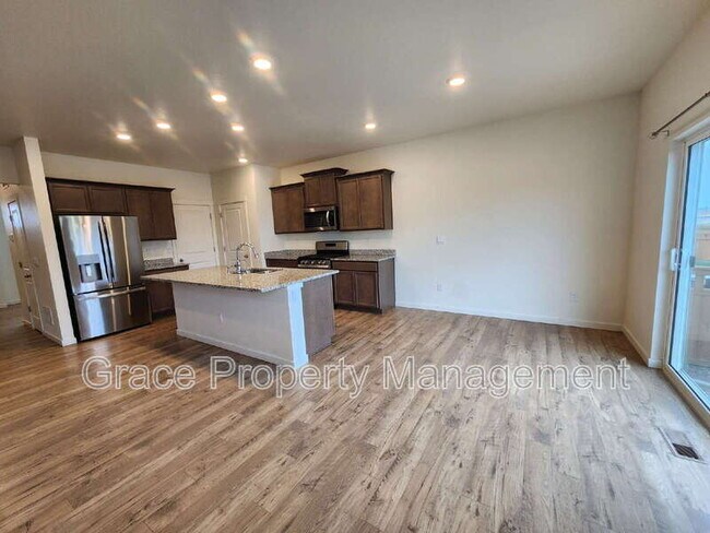 Foto del edificio - 508 Ledge St