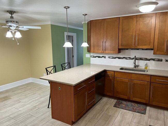 Building Photo - 3008 Secane Dr
