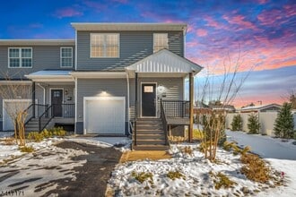 Building Photo - 158 N Auten Ave