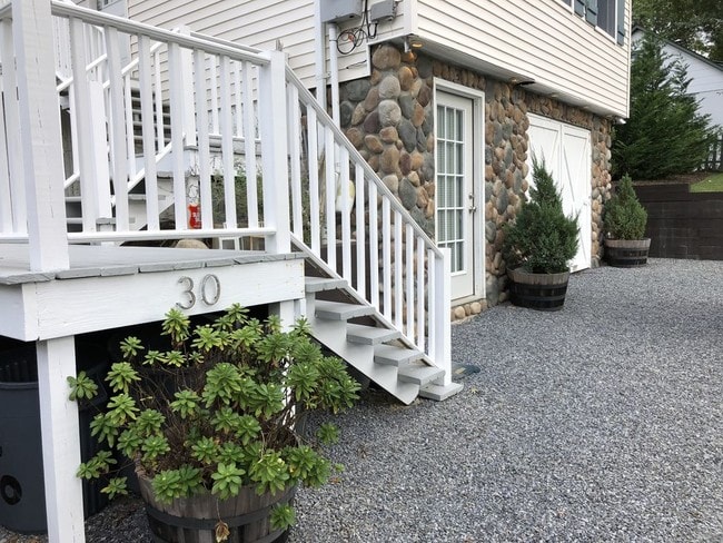 Building Photo - 30 Point Breeze Dr