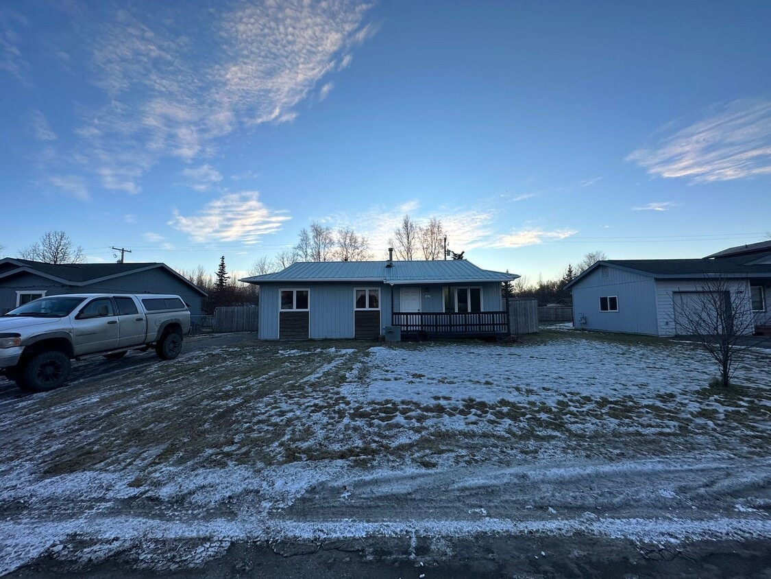 Foto principal - 2 Bedroom, 1 Bathroom Ranch-Style Single Home