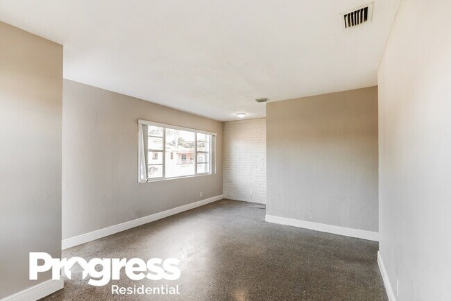 Building Photo - 2218 Farragut St