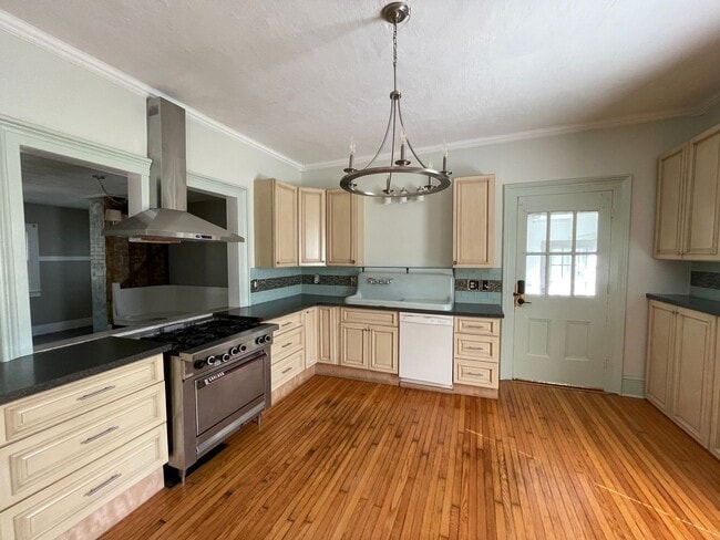 Photo - Apartment Available in Village of Liverpool