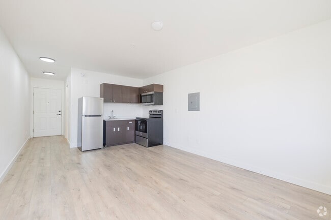 Studio, 1BA - 360SF - Kitchen/Living Room - The Varsity