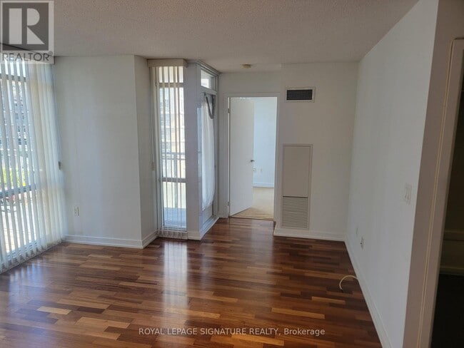 Building Photo - 11-711 Brunel Ct